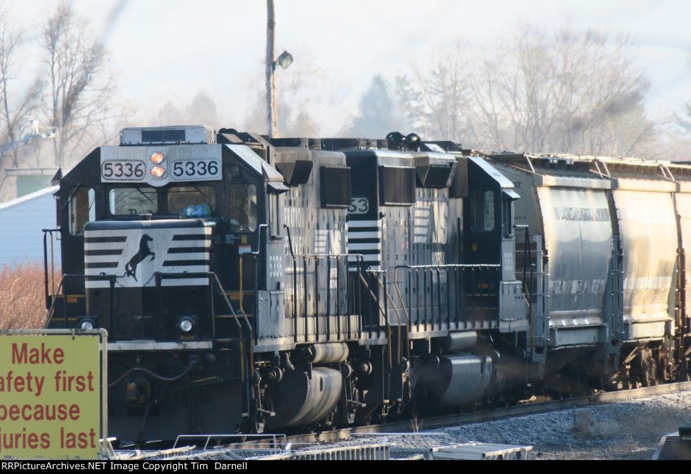 NS 5336, 3363 on HX-61